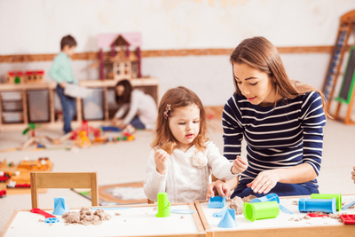 Doble Máster en Método Montessori, y Dirección y Gestión de Centros Educativos