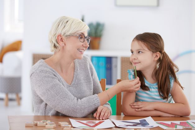 ¿Qué estudios se necesitan para ser psicólogo educativo?